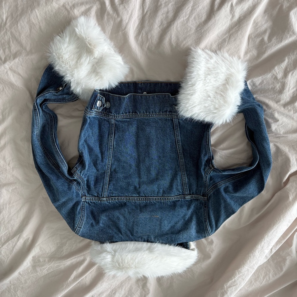 Gap × Sandy Liang Vegan Fur Crop Denim Jacket - Picture 3 of 3
